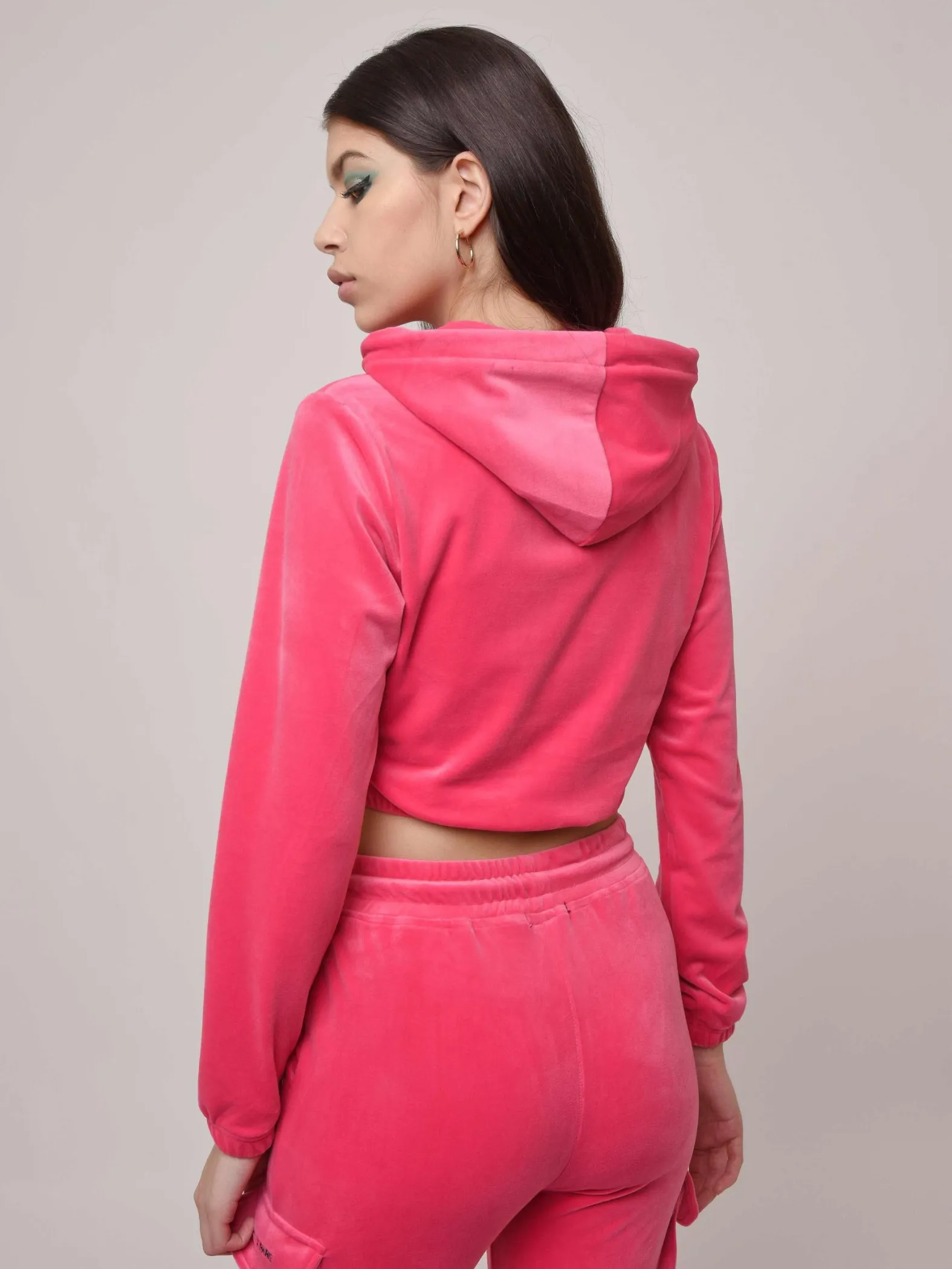 Sudadera corta de terciopelo con capucha