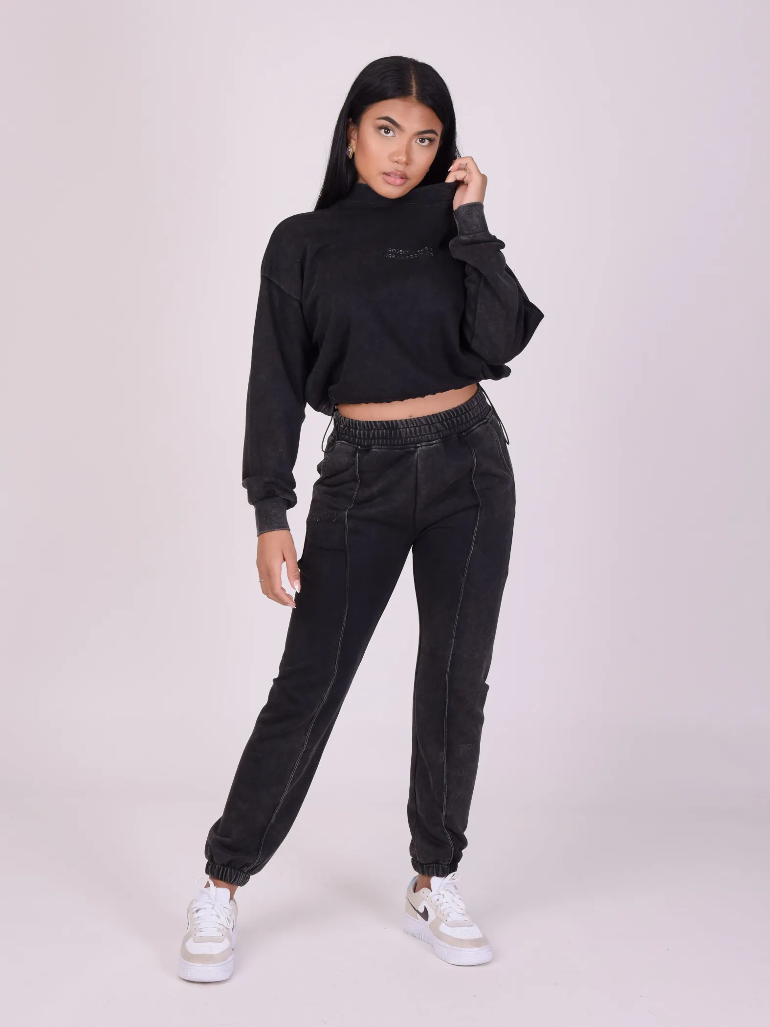 Sudadera desteñida de cuello alto