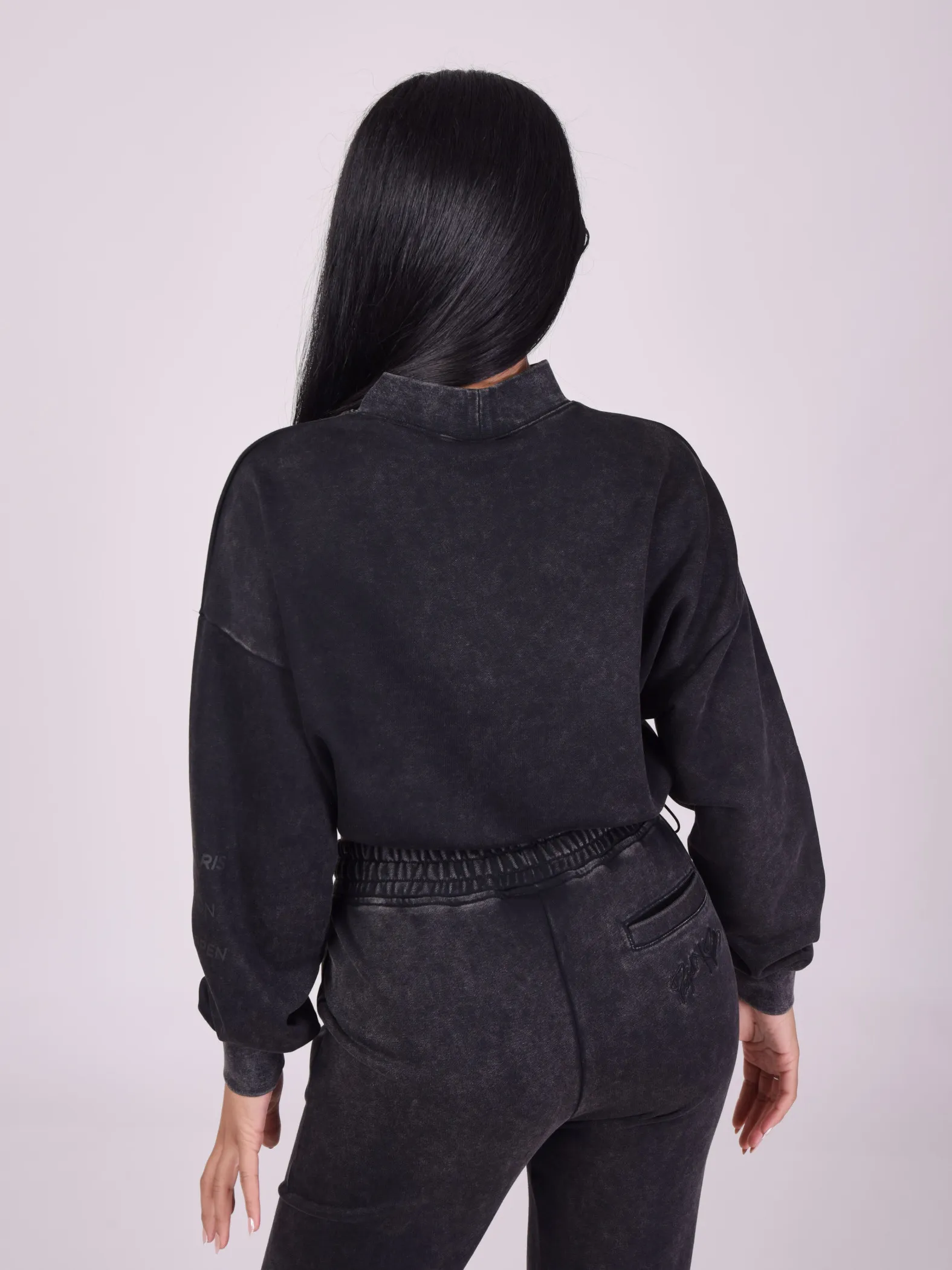 Sudadera desteñida de cuello alto