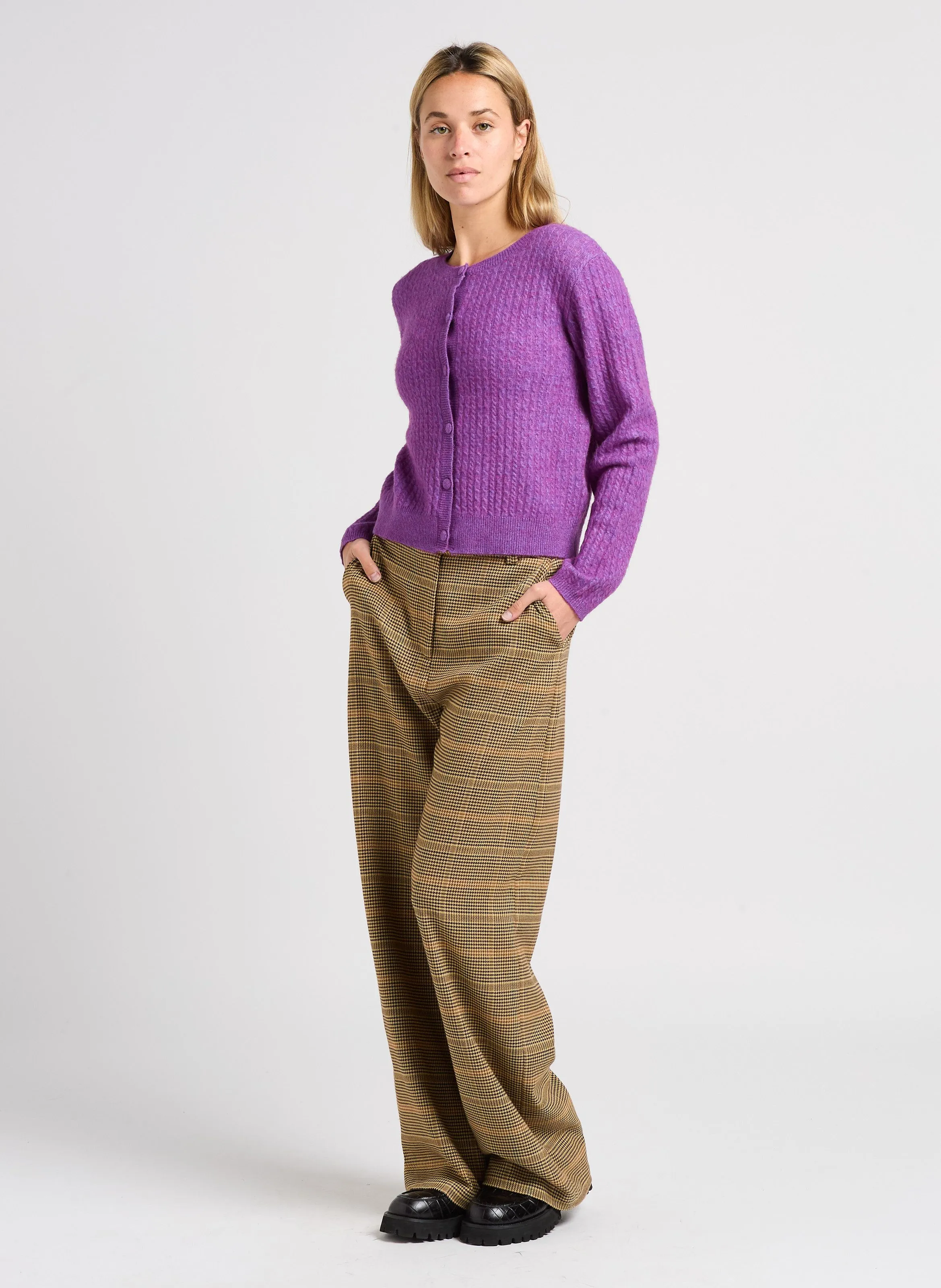 SUNCOO JOHN  PANTALóN ANCHO ESTAMPADO EN MARRON