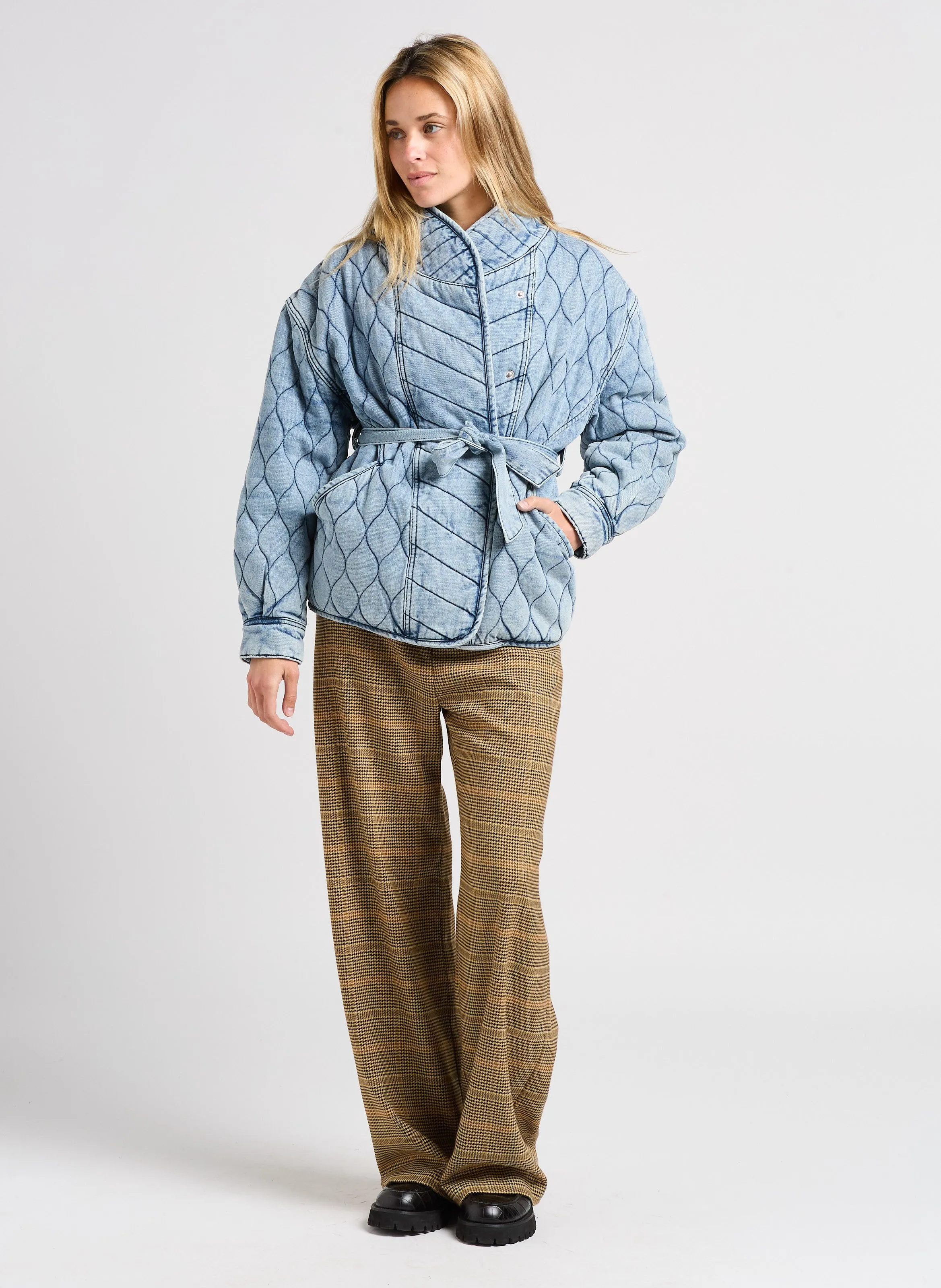 SUNCOO JOHN  PANTALóN ANCHO ESTAMPADO EN MARRON
