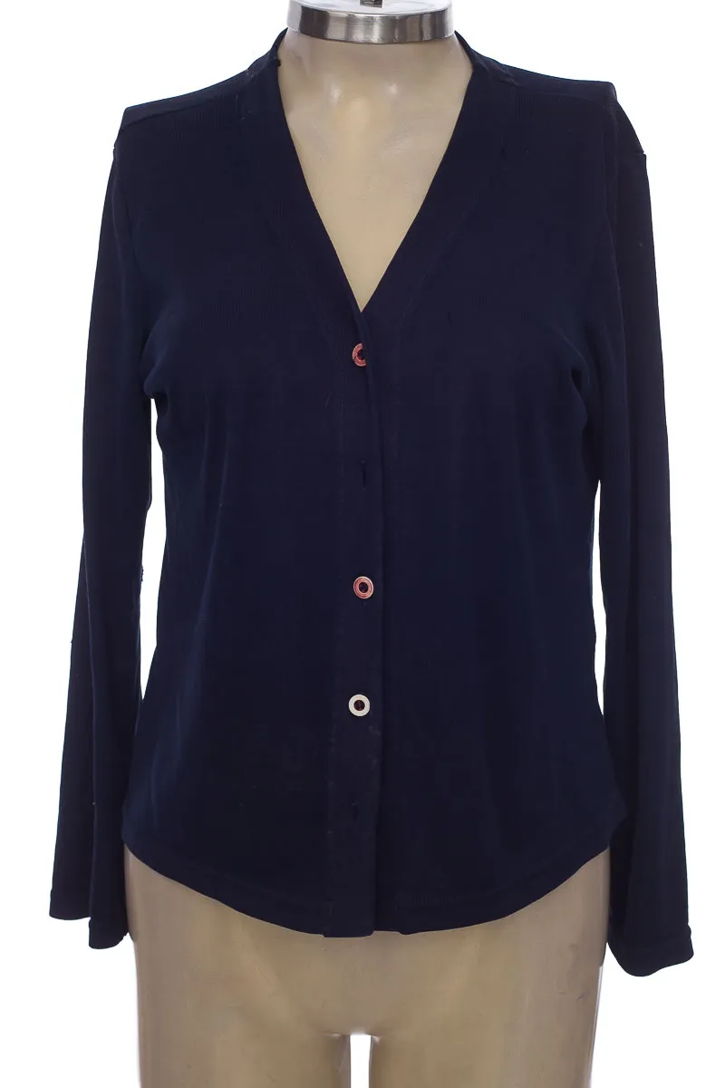 SWEATER COLOR AZUL  CLOSEANDO