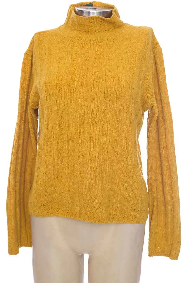 SWEATER COLOR MOSTAZA  CLOSEANDO