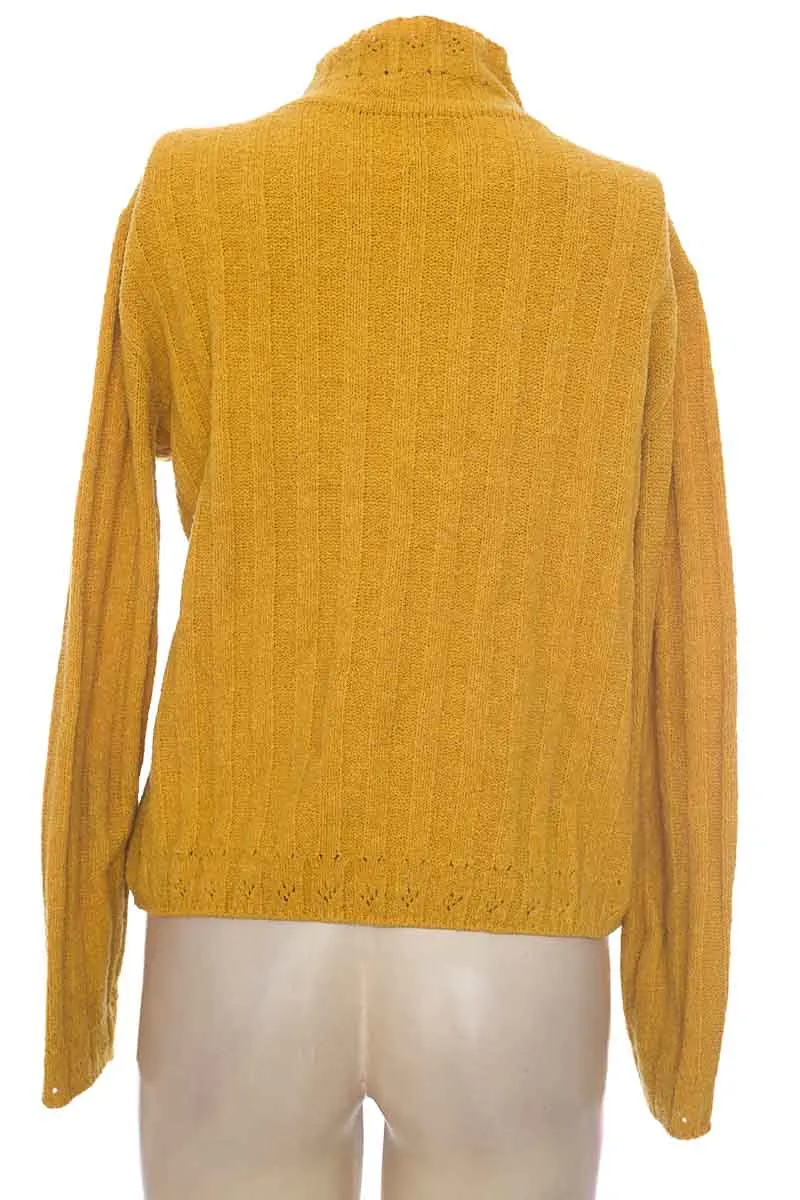 SWEATER COLOR MOSTAZA  CLOSEANDO