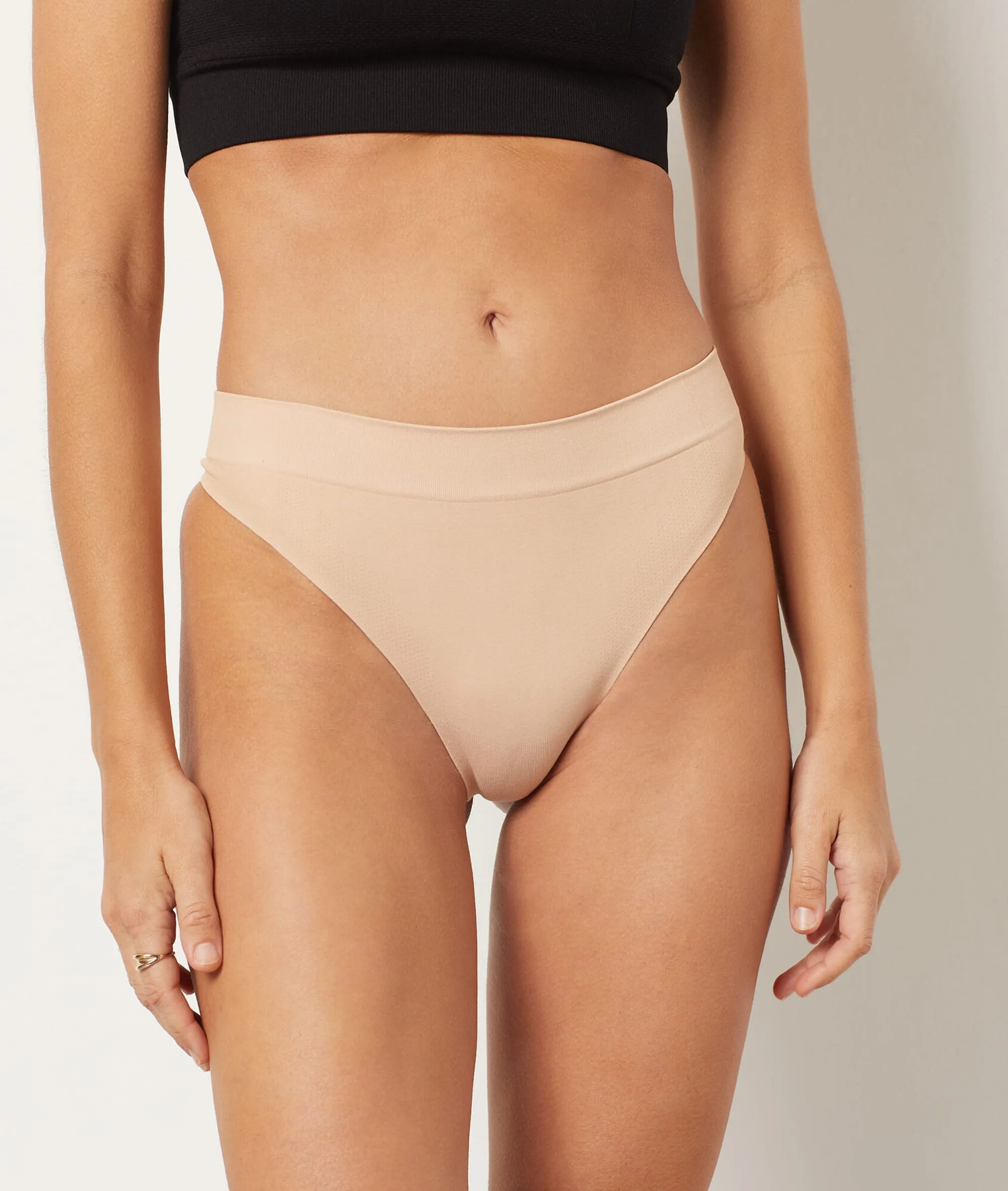 TANGA DEPORTIVO ECLIPSE LIN  ETAM