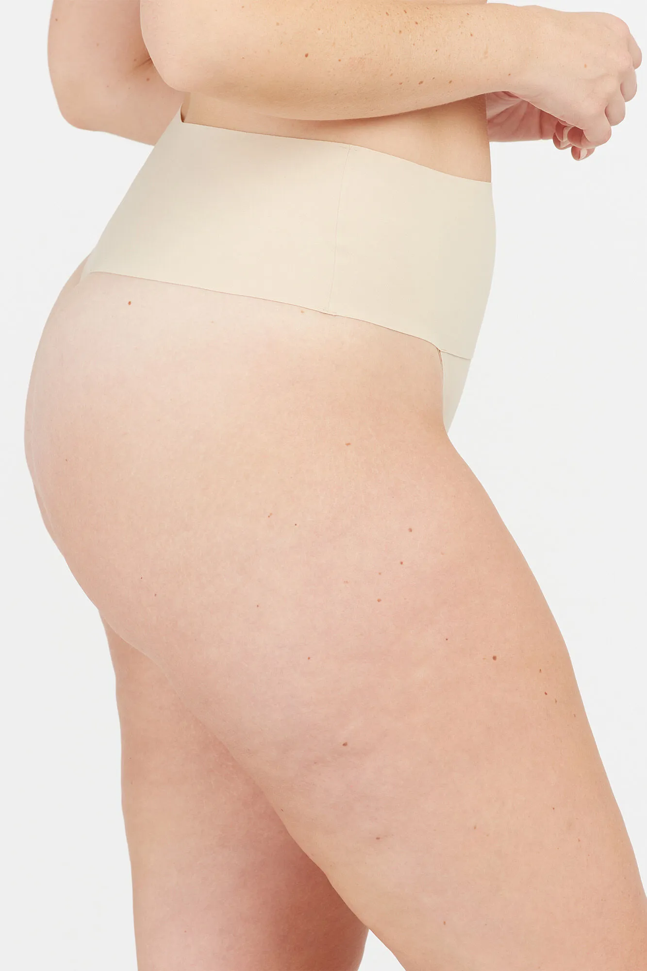 Tanga moldeador invisible nude Spanx