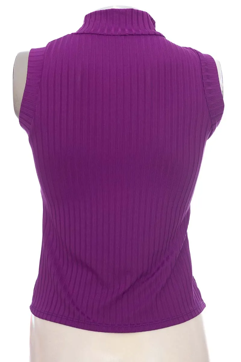 TOP / CAMISETA COLOR MORADO  AGORA
