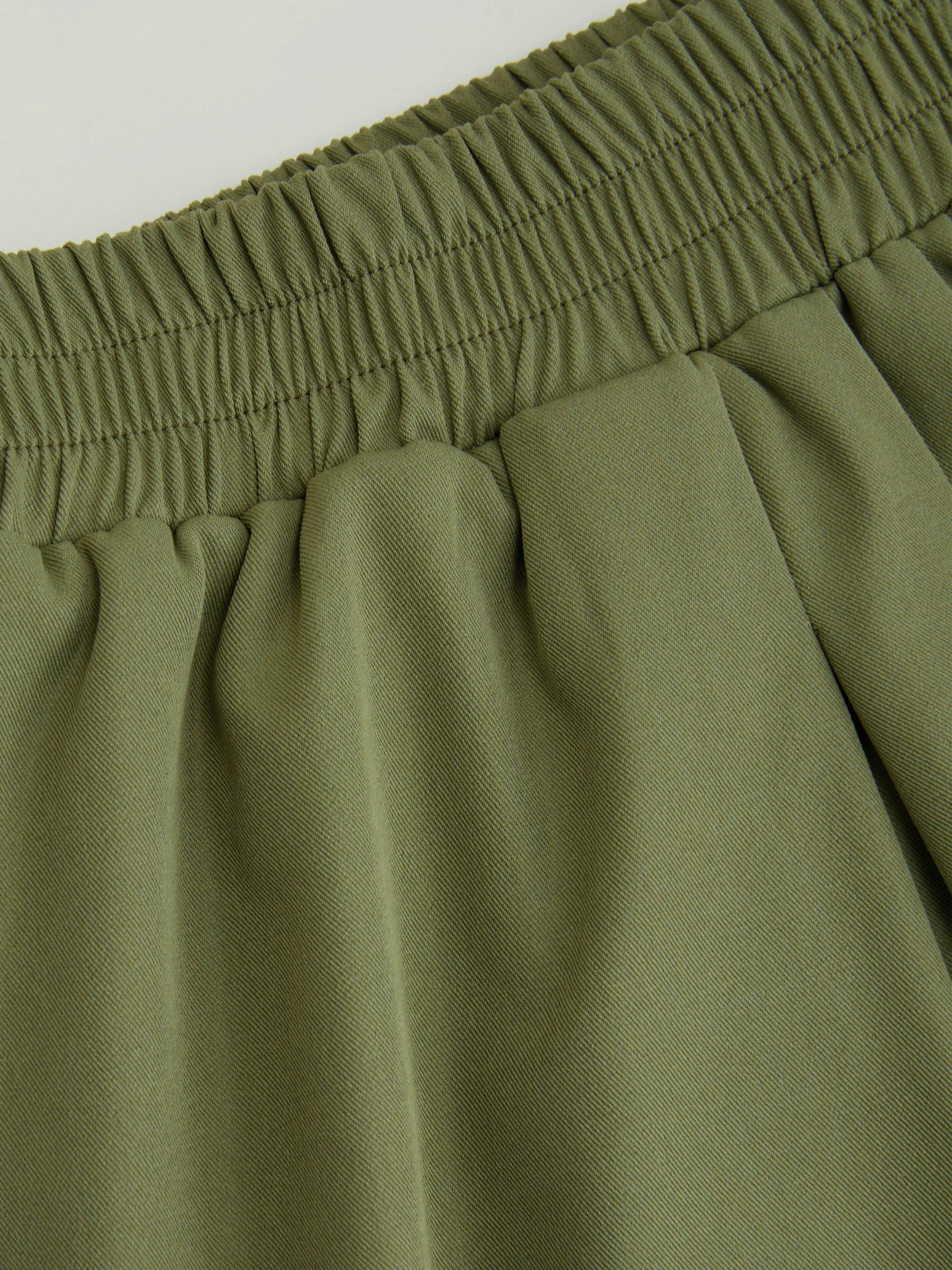 Top de Tirantes Tejido con Cuello Redondo Sólido & Falda Maxi con Volantes de Talle Medio Curvy