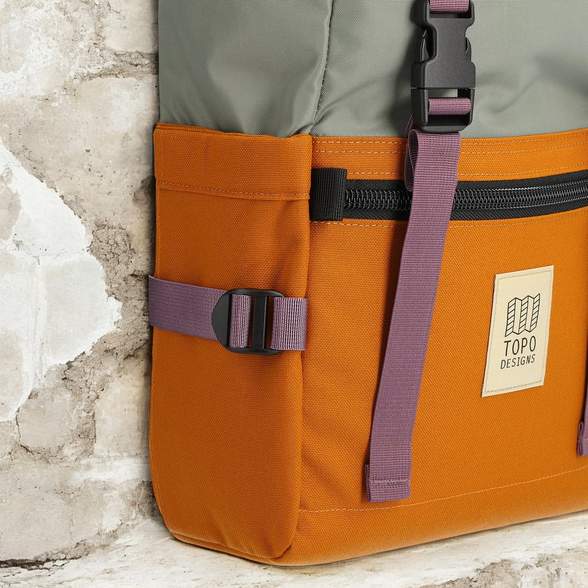 Topo Designs – Mochila Rover pack beetle spice