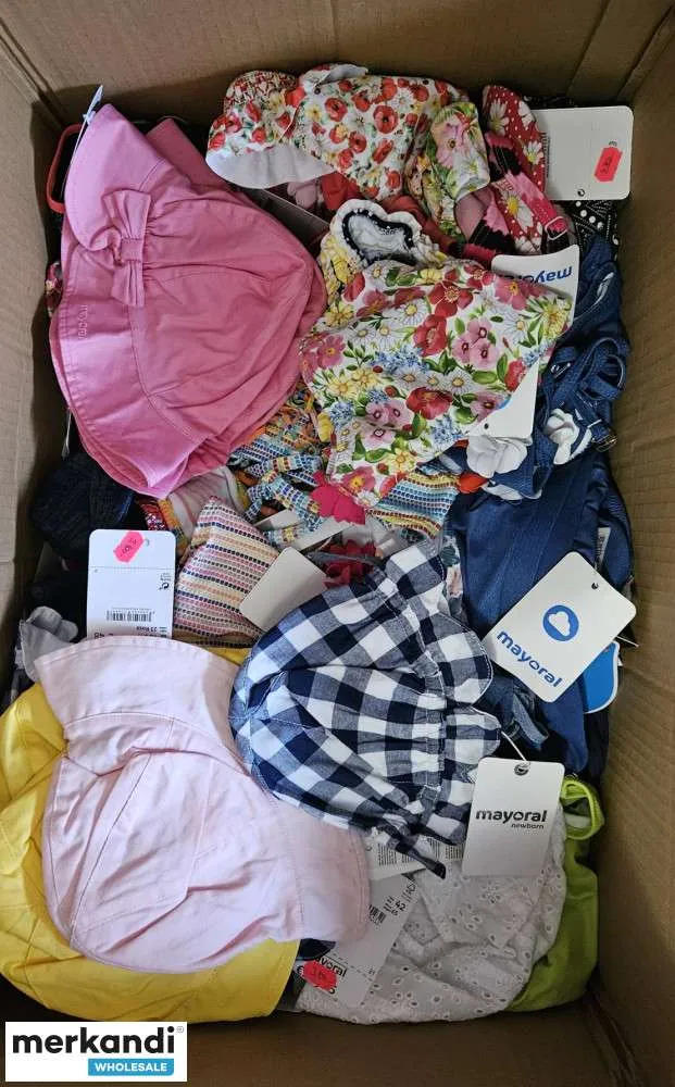 Trajes de baño, gorros y pantuflas
