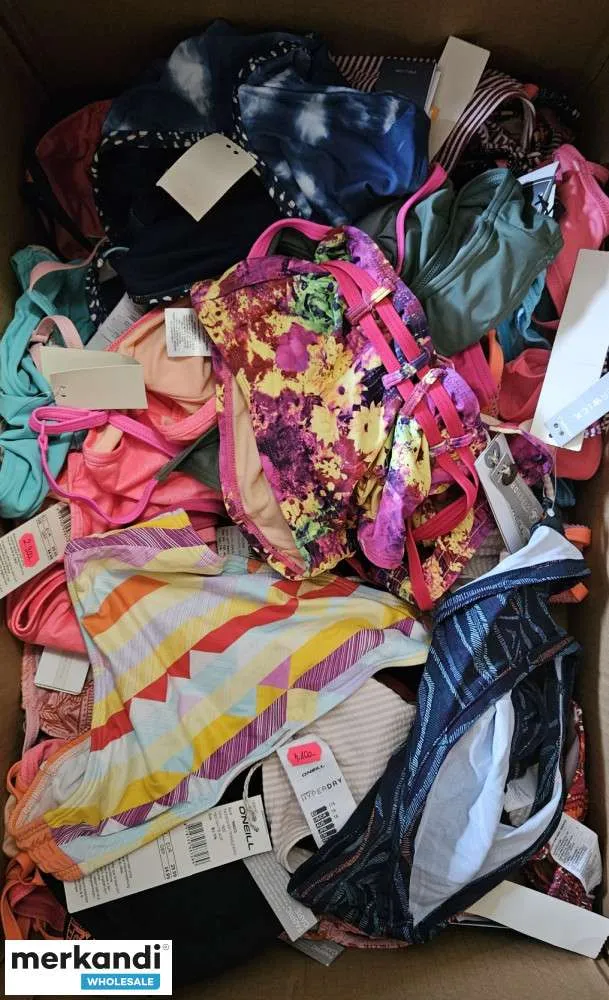 Trajes de baño, gorros y pantuflas