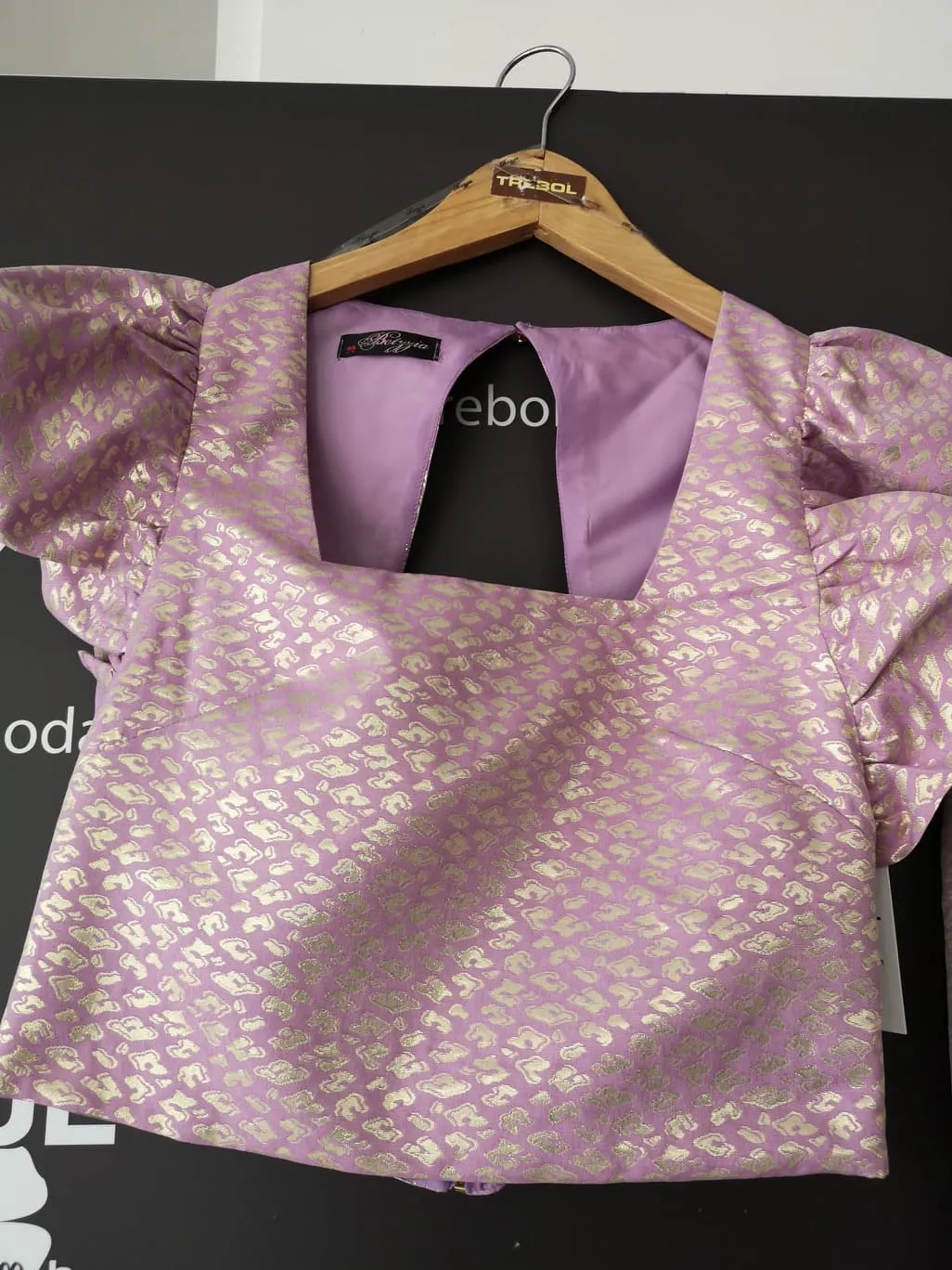 Un conjunto muy de moda: top+falda