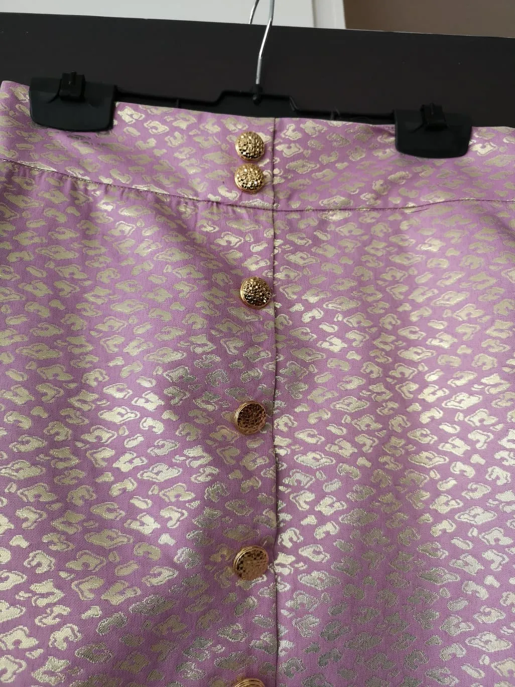 Un conjunto muy de moda: top+falda