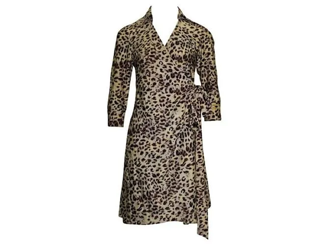 Vestido cruzado de seda con estampado de leopardo de Diane Von Furstenberg 