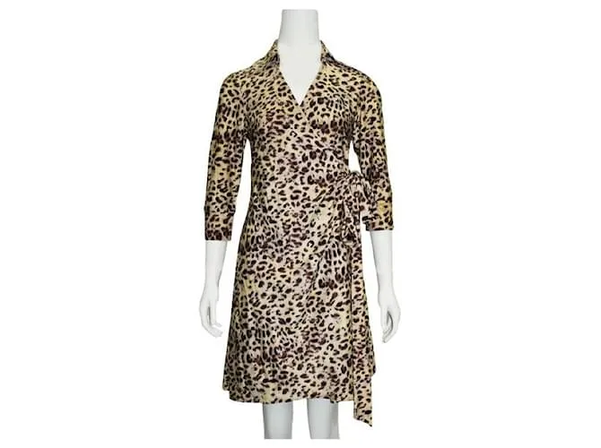 Vestido cruzado de seda con estampado de leopardo de Diane Von Furstenberg 