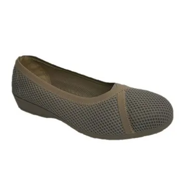 Zapatillas cerradas muy cómodas y muy anchas Doctor Cutillas en beig
