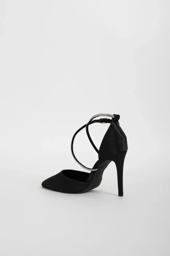 ZAPATO DE TACóN CARFU  NEGRO