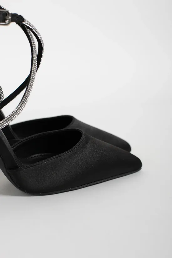 ZAPATO DE TACóN CARFU  NEGRO