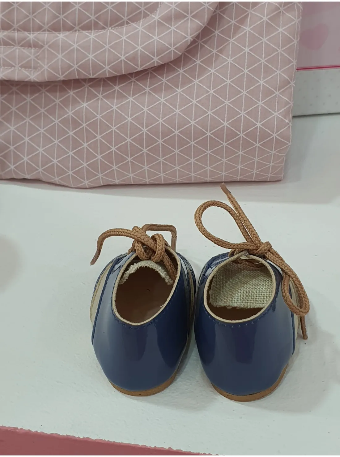 ZAPATO MARINO CHAROL CORDONES  MUñECAS ANTONIO JUAN