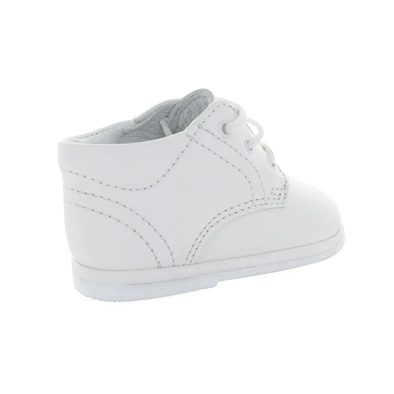 Zapato para nio blanco de agujeta con pespunte