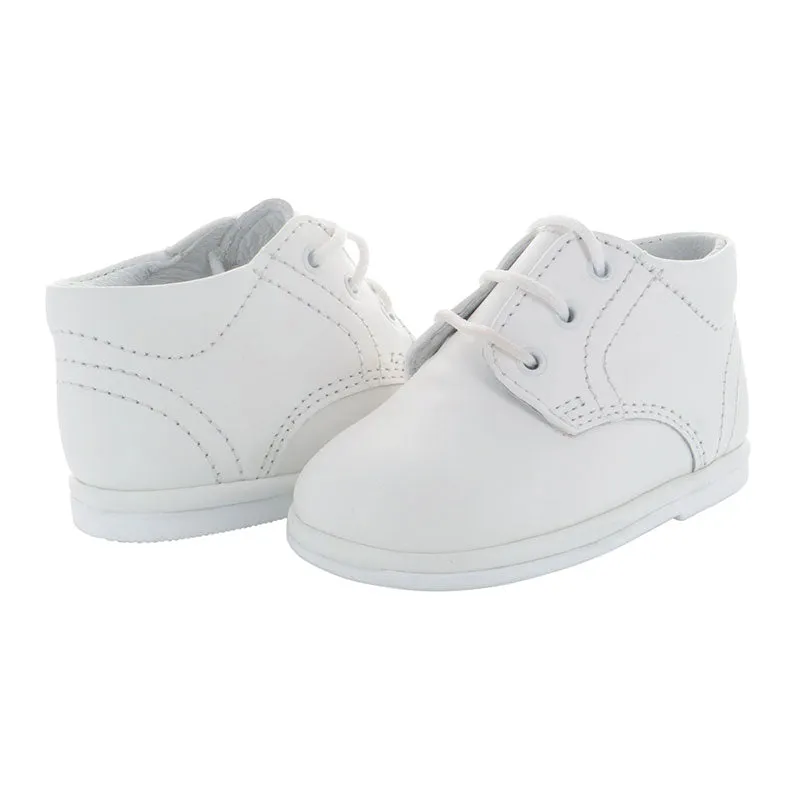 Zapato para nio blanco de agujeta con pespunte