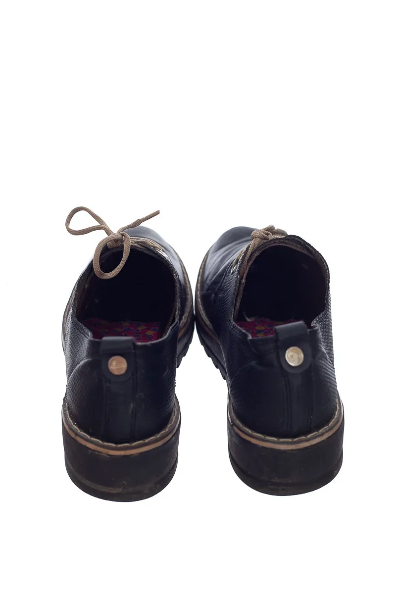 ZAPATOS COLOR NEGRO  AQUILES